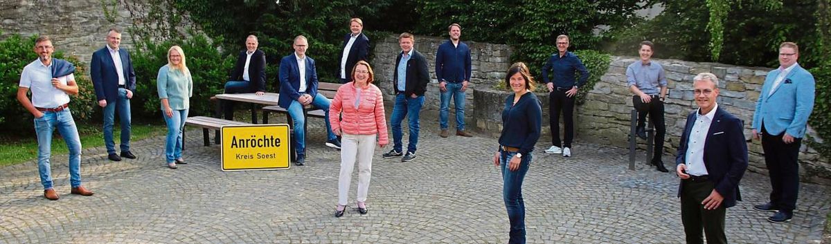 Mit diesem Team bewirbt sich die CDU um Mandate im neuen Rat (v.l.): Herbert Stratmann, Thomas Gerwin, Anja Pppelbaum, Mattias Brger, Klaus Menke, Michael Rther, Marita von Garrel, Holger Sommer, Sebastian Steffens, Henrike Freitag, Manfred Kster, Mar